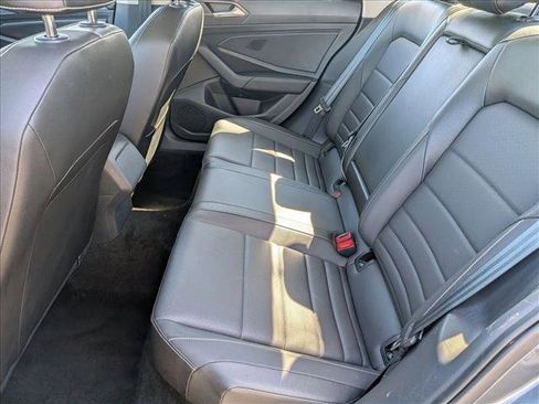 Used 2024 Volkswagen Jetta SE image 18