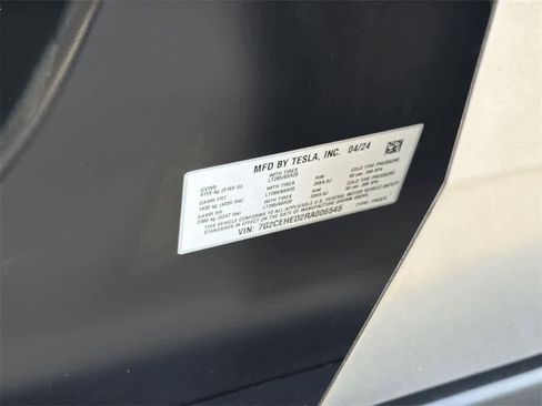 Used 2024 Tesla Cybertruck AWD Crew Cab image 10