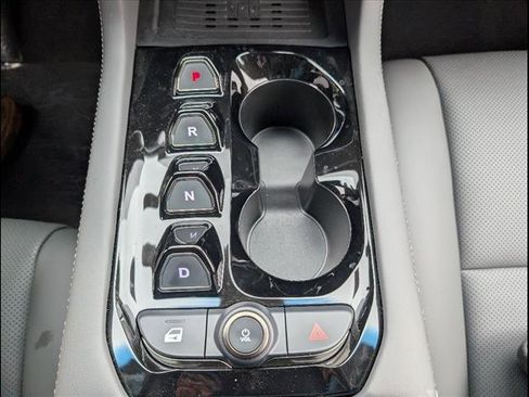 New 2025 VinFast VF 8 Plus image 12