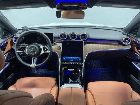 Used 2025 Mercedes-Benz C 300 4MATIC Sedan image 30