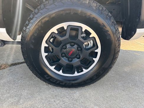 Used 2024 Toyota Tacoma TRD Off-Road image 62