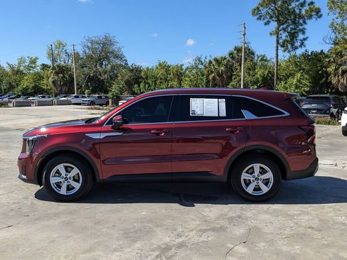 Certified 2025 Kia Sorento LX image 6
