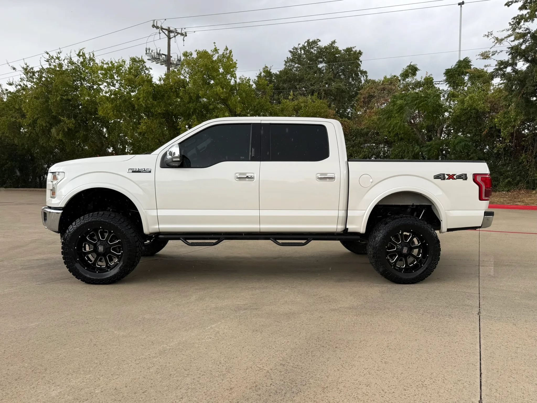 Used 2016 Ford F150 Lariat w/ Equipment Group 502A Luxury AWD/4WD image 3