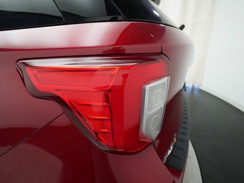 Used 2023 Ford Explorer XLT w/ Equipment Group 202A image 34