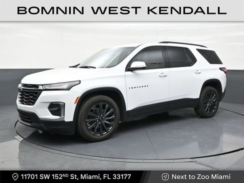 Used 2024 Chevrolet Traverse RS FWD image 1