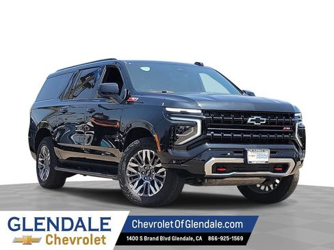Used 2025 Chevrolet Suburban Z71 AWD/4WD image 1