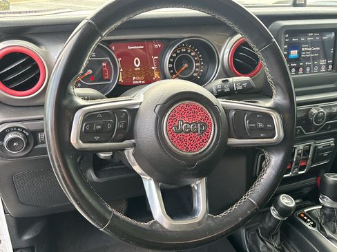 Used 2020 Jeep Wrangler Unlimited Sahara AWD/4WD image 10