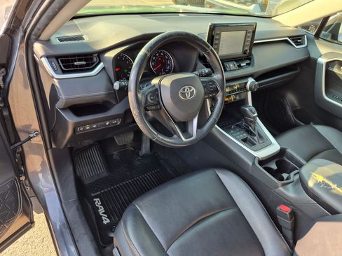 Used 2019 Toyota RAV4 XLE Premium w/ Cold Weather Package AWD/4WD image 14