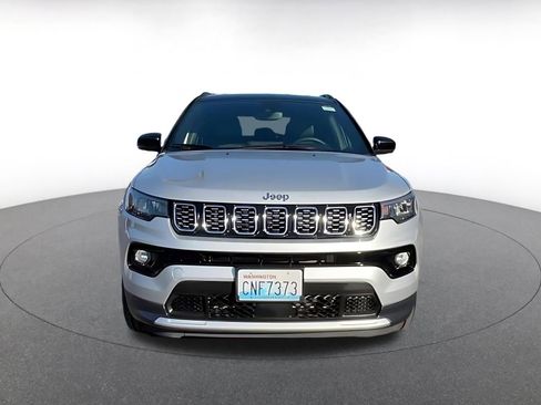 Used 2025 Jeep Compass Limited AWD/4WD image 4