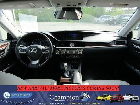 Used 2017 Lexus ES 350 w/ Luxury Package image 9