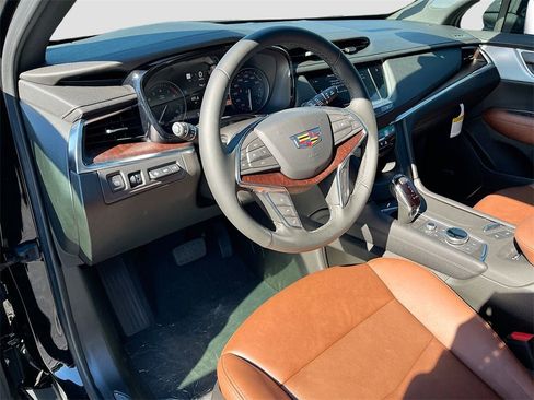 New 2025 Cadillac XT5 Premium Luxury w/ Technology Package image 9