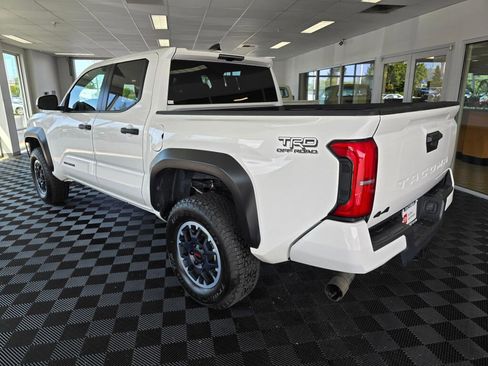 Used 2024 Toyota Tacoma TRD Off-Road AWD/4WD image 5