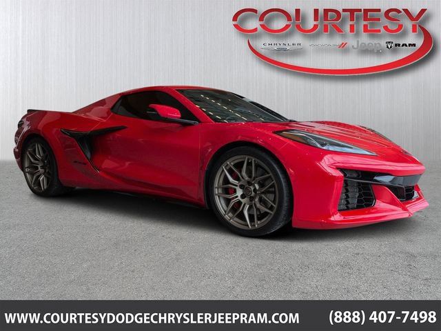 Used 2025 Chevrolet Corvette Z06 RWD image 1