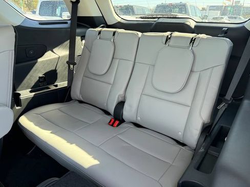 Used 2026 Ford Explorer Active w/ Active Comfort Package AWD/4WD image 16