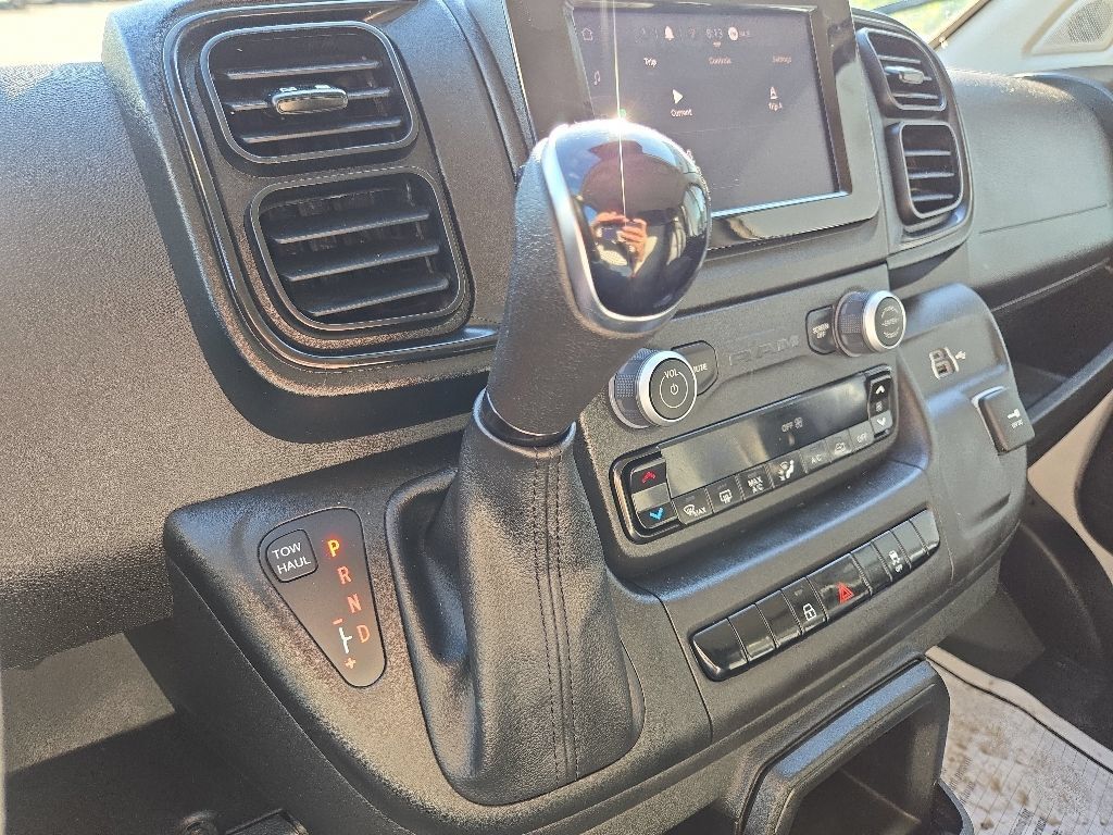 Used 2025 RAM ProMaster 2500 w/ Convenience Group FWD image 50