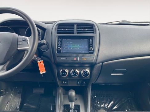 Used 2022 Mitsubishi Outlander Sport ES image 11