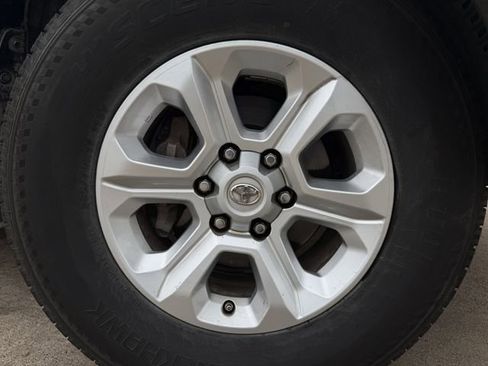 Used 2014 Toyota 4Runner SR5 image 11