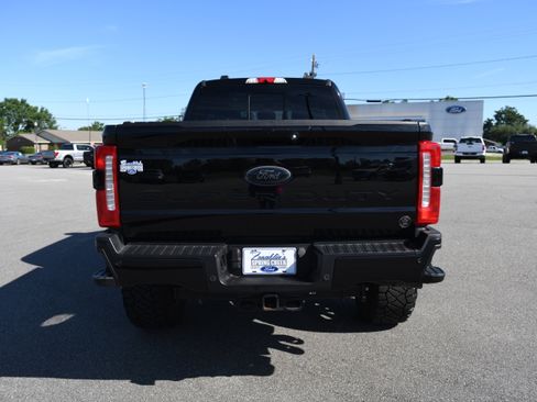 Used 2024 Ford F250 Lariat w/ Lariat Ultimate Package AWD/4WD image 9