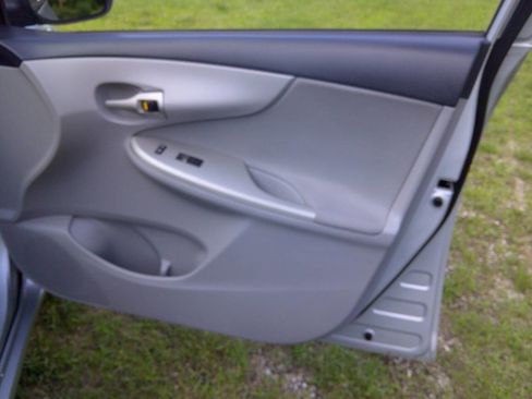 Used 2013 Toyota Corolla LE Special Edition image 20