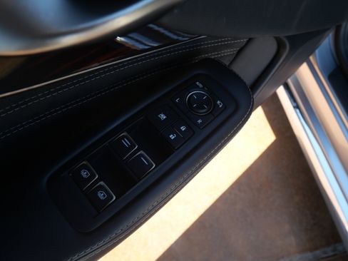 Used 2023 Lexus LS 500 w/ Luxury Package image 8