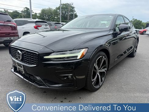 Certified 2024 Volvo S60 B5 Plus w/ Climate Package AWD/4WD image 4