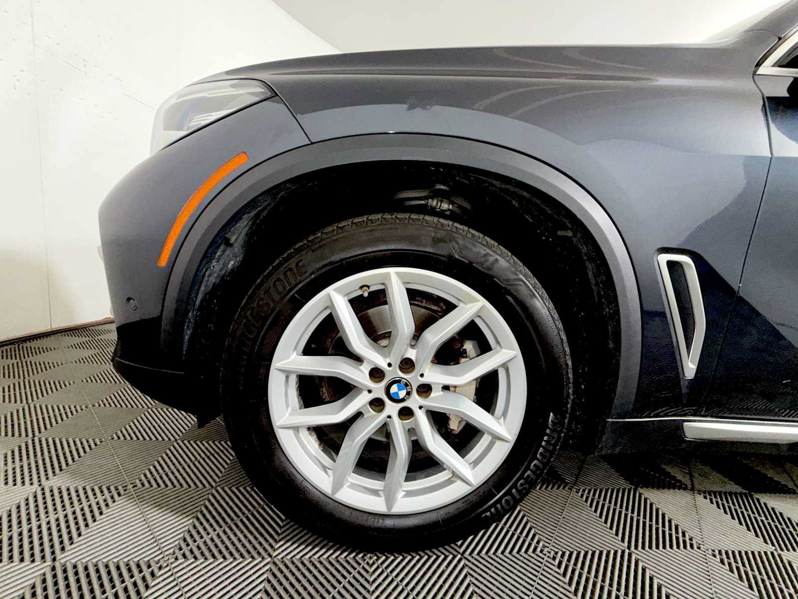 Used 2022 BMW X5 xDrive40i w/ Premium Package AWD/4WD image 8