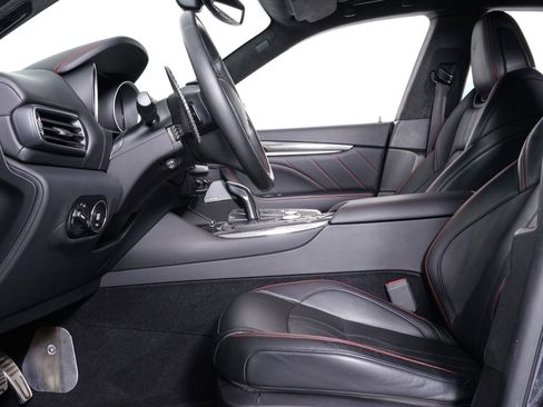 Used 2019 Maserati Levante GTS image 4