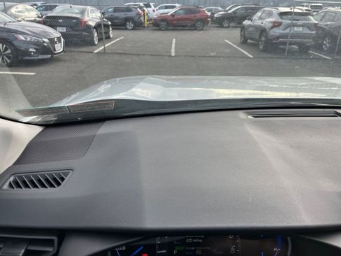 Used 2025 Toyota RAV4 LE image 33