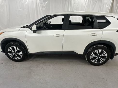 Used 2023 Nissan Rogue SV image 6