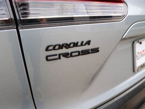 Used 2026 Toyota Corolla Cross XSE w/ Convenience Package image 12