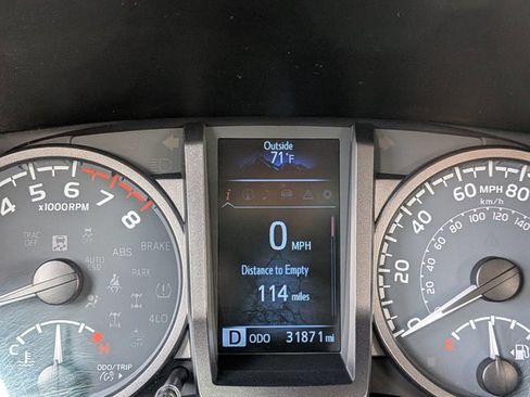 Used 2020 Toyota Tacoma TRD Sport w/ Technology Package RWD image 12