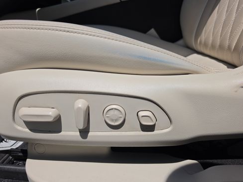 Used 2023 Buick Enclave Avenir AWD/4WD image 13