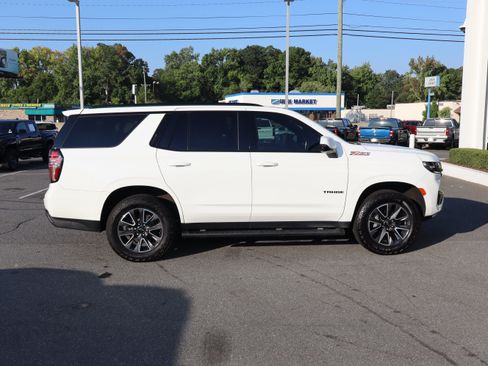 Used 2023 Chevrolet Tahoe Z71 w/ Luxury Package AWD/4WD image 11