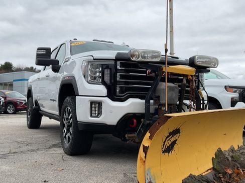 Used 2021 GMC Sierra 2500 AT4 w/ AT4 Premium Plus Package image 2