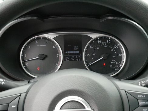 Used 2024 Nissan Versa S w/ Trunk Package FWD image 21