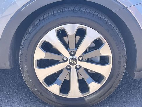 Used 2020 Kia Telluride S w/ S 8 Passenger Seating Package image 9