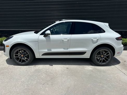 Used 2026 Porsche Macan AWD/4WD image 2