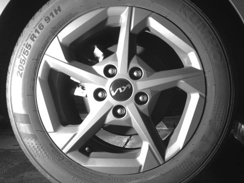 Used 2025 Kia K4 FWD image 15