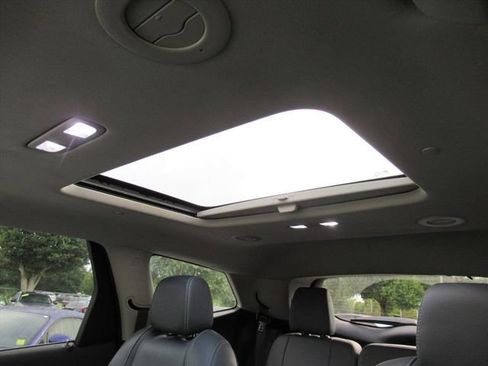 Used 2020 Buick Enclave Essence w/ Sound and Sites Package image 26