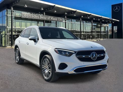 Used 2025 Mercedes-Benz GLC 300 image 1