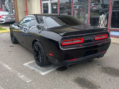 Used 2016 Dodge Challenger SRT Hellcat image 4