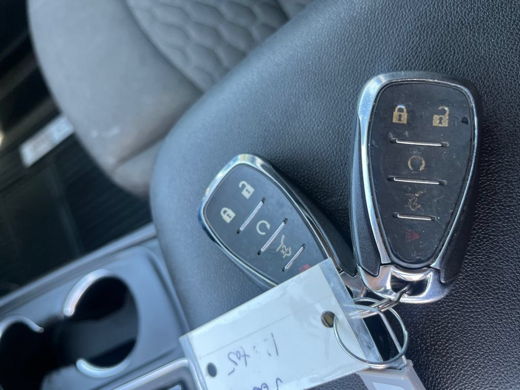 Used 2018 Chevrolet Equinox LT FWD image 25
