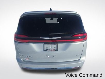 New 2026 Chrysler Pacifica Select