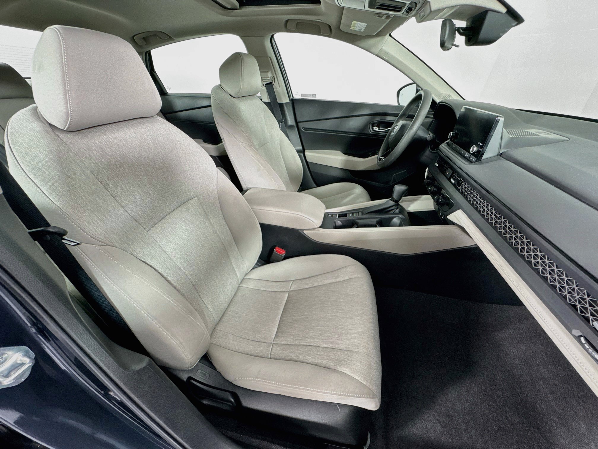 Certified 2024 Honda Accord EX image 27
