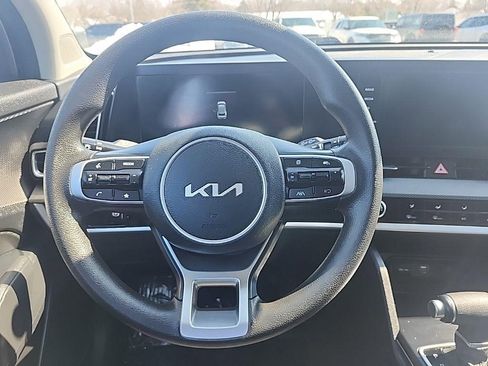 Used 2025 Kia Sportage LX image 39