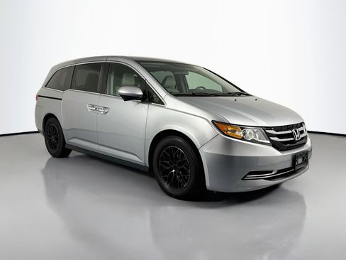 Used 2017 Honda Odyssey EX image 3