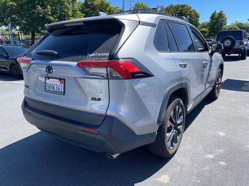 Used 2020 Toyota RAV4 XLE Premium FWD image 2
