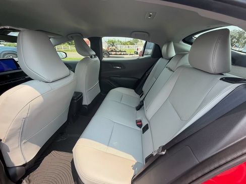 Used 2024 Toyota Prius XLE FWD image 14