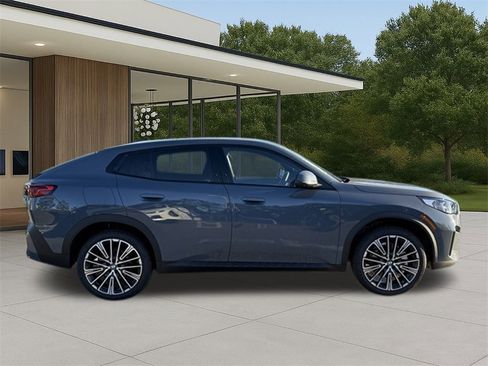 New 2026 BMW X2 xDrive28i w/ Technology Package image 5