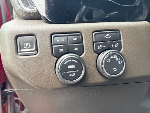 Used 2024 Chevrolet Silverado 1500 LT image 18